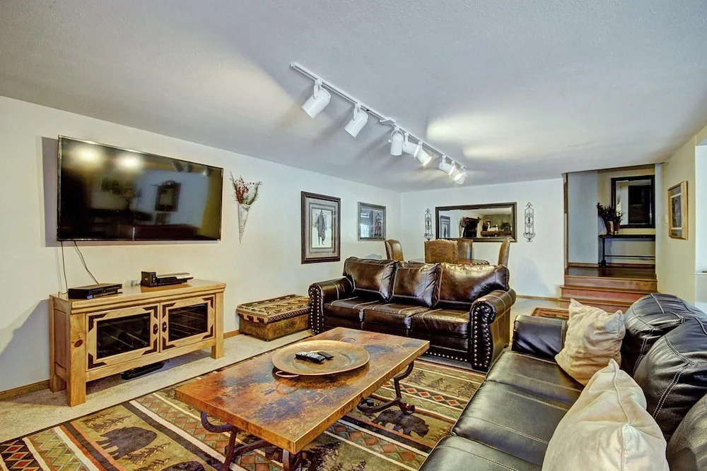 Gold King Lodge 8 Bedroom Home by RedAwning