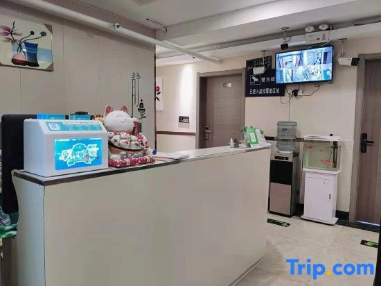 Yuhang Express Hotel (Shangqiu High-Speed Railway Station)