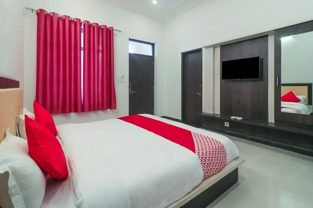 The Sunrise Resort by OYO Rooms