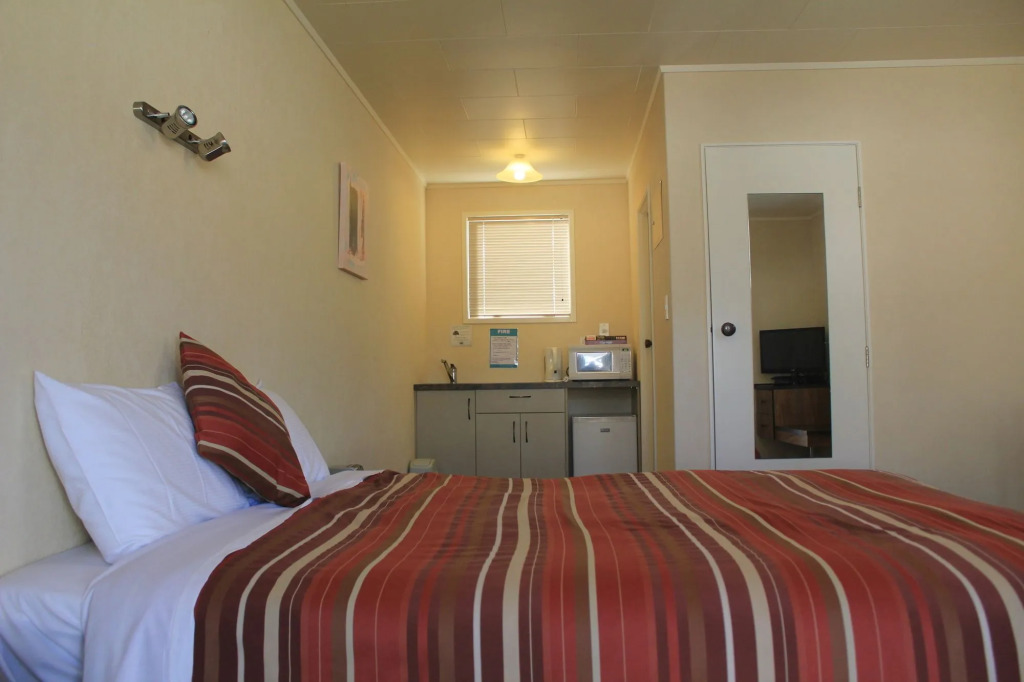 Coronation Court Motel