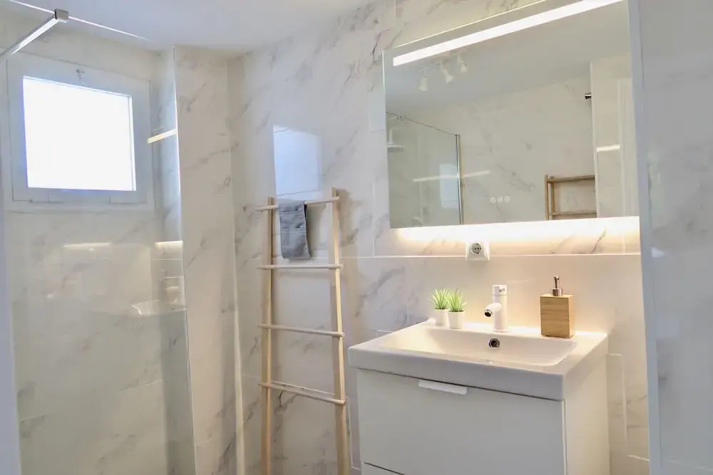 New Skandinavian penthouse-5min to beach