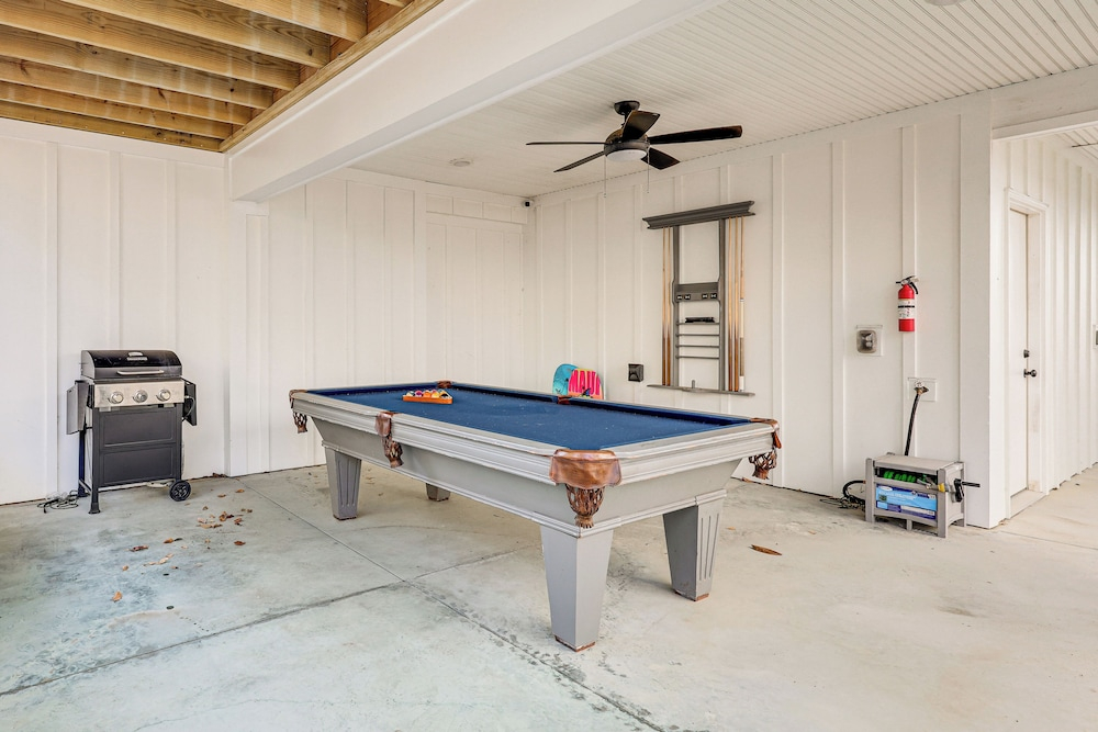 Sun, Surf & Group Fun in Carolina Beach! Luxe Home