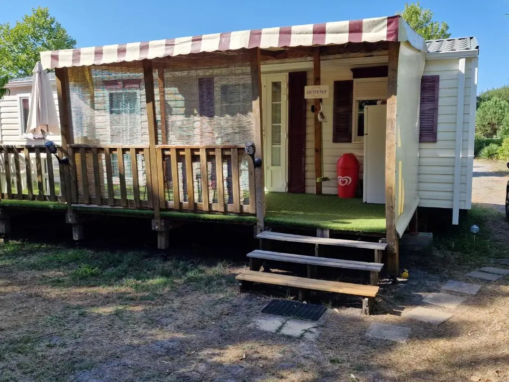 Grand Mobile Home Dans Camping