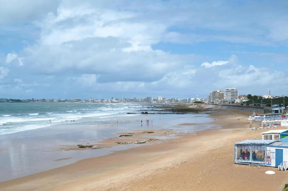 Holiday Home in Vendee Near Sandy Beaches