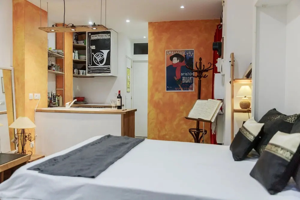Montmartre Apartments Chagall