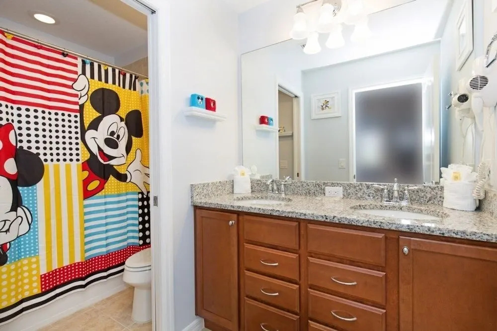 Luxury Resort Living Minutes Fom Disney 5 Bedroom Home