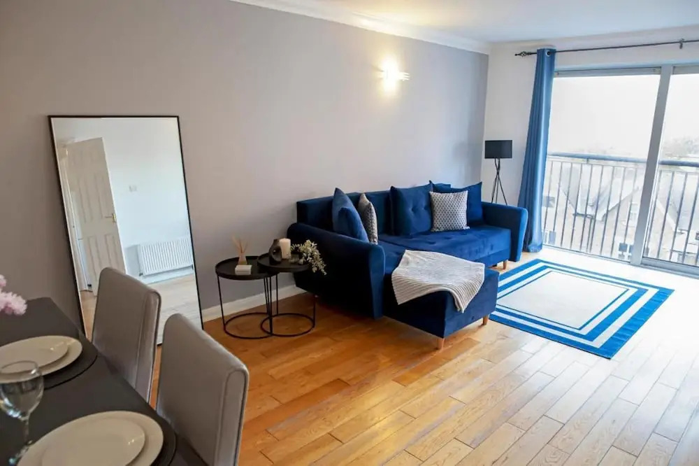 Charming 2-bed Apartment Free Parking in Wimbledon