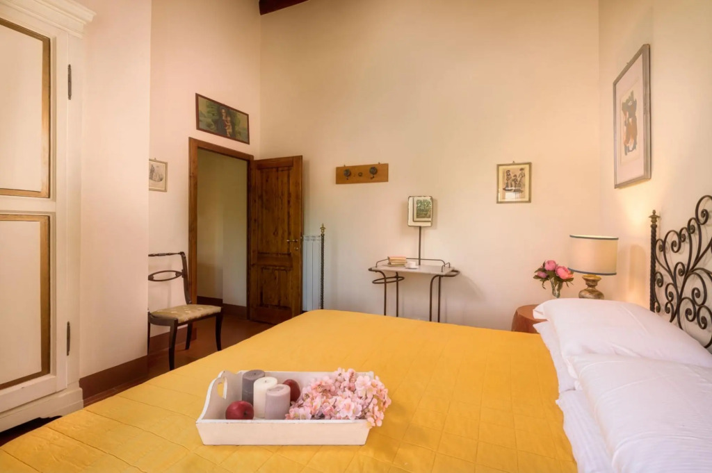 Independent Accommodation with WIFI, private pool, A/C, pets allowed, parking, close to Cortona-La Meridiana