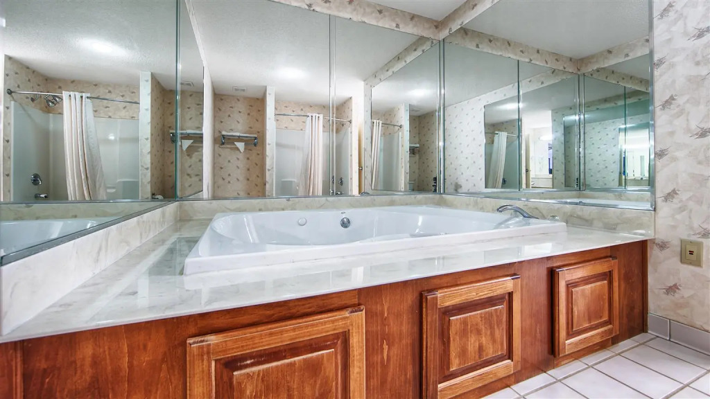 Peach State Inn & Suites