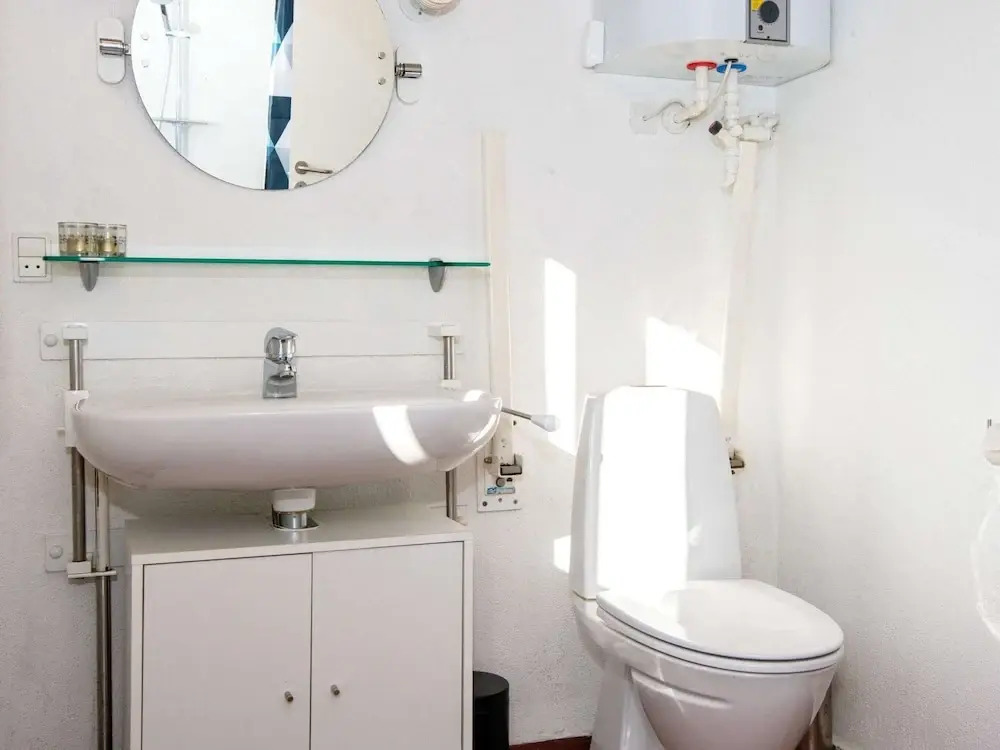 Wheelchair Accesible Cottage With Pool