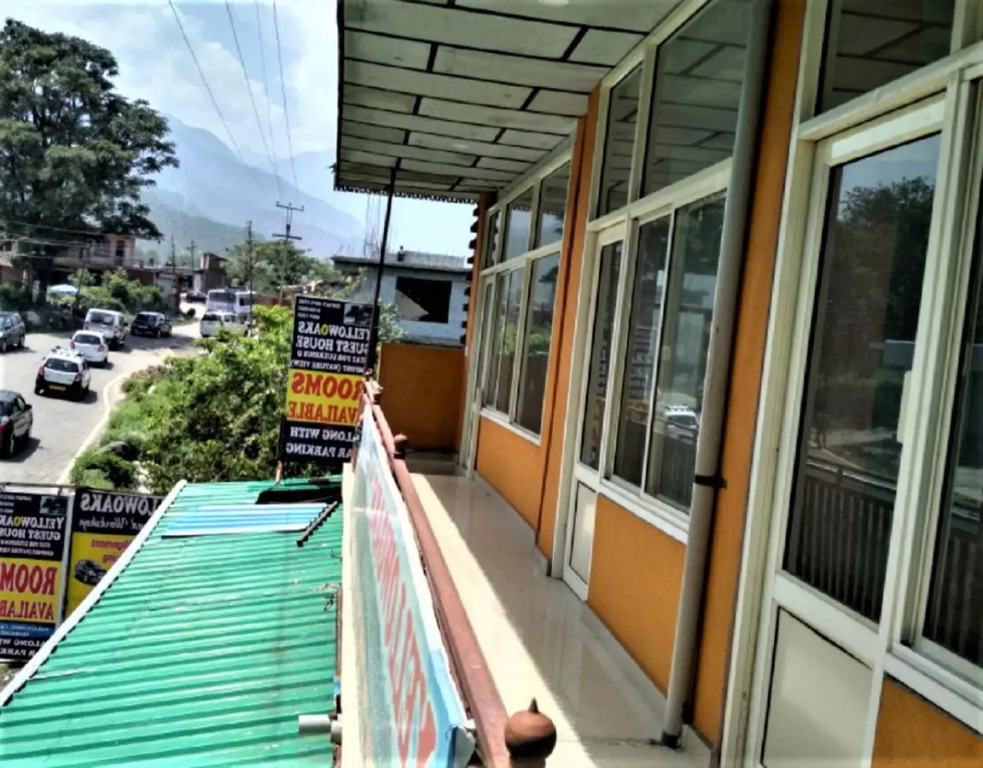 Yellowoaks Guest House