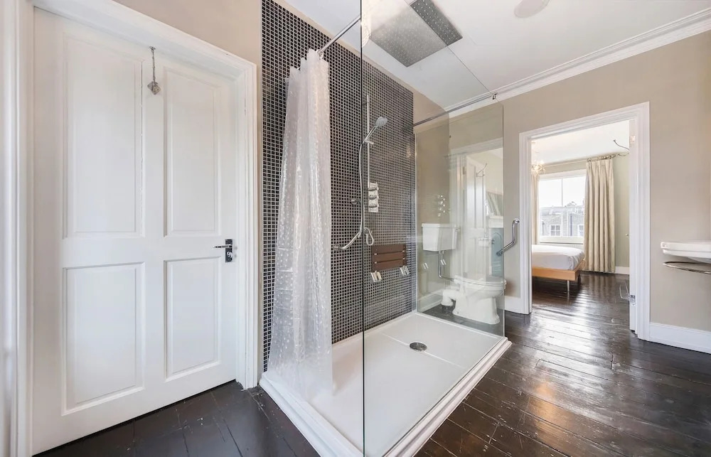 Sophisticated Shine by Newington Green