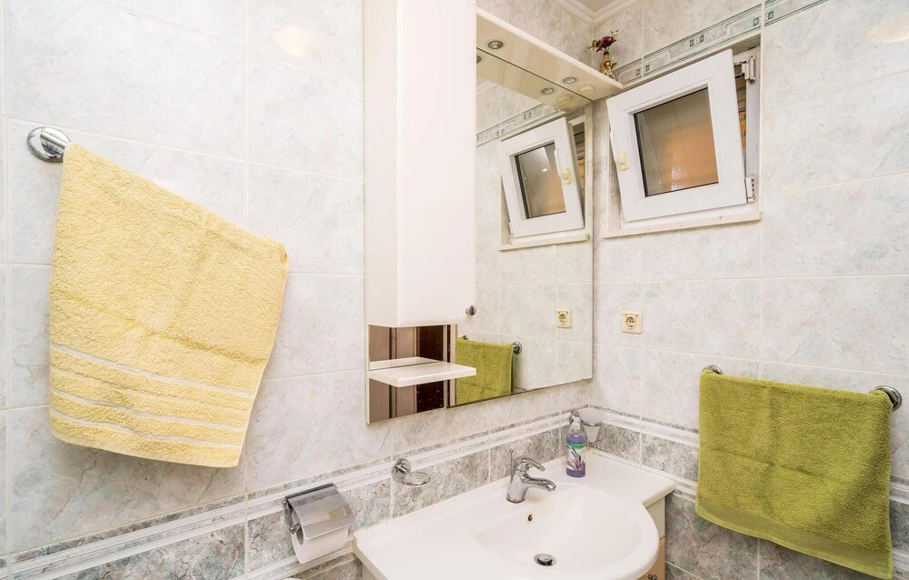 Stunning Apartment in Mlini With 2 Bedrooms and Wifi