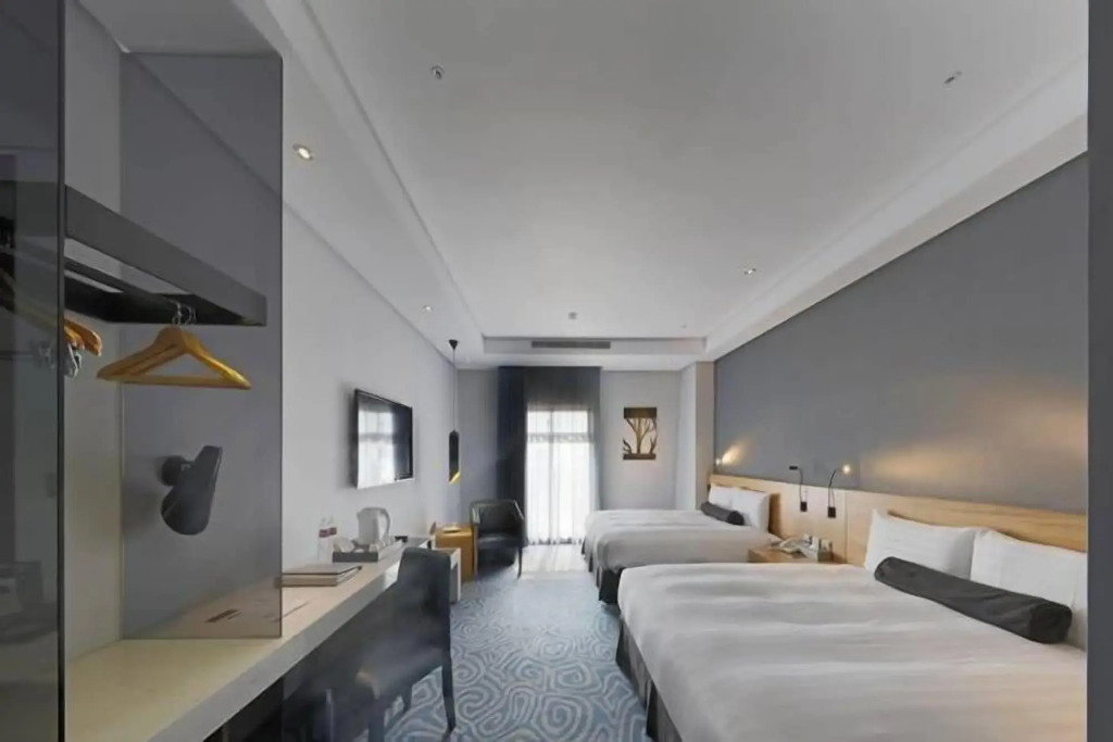 Golden Tulip - Aesthetics