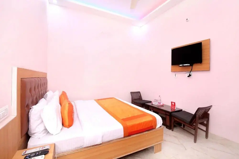Hotel Sharnam by OYO Rooms