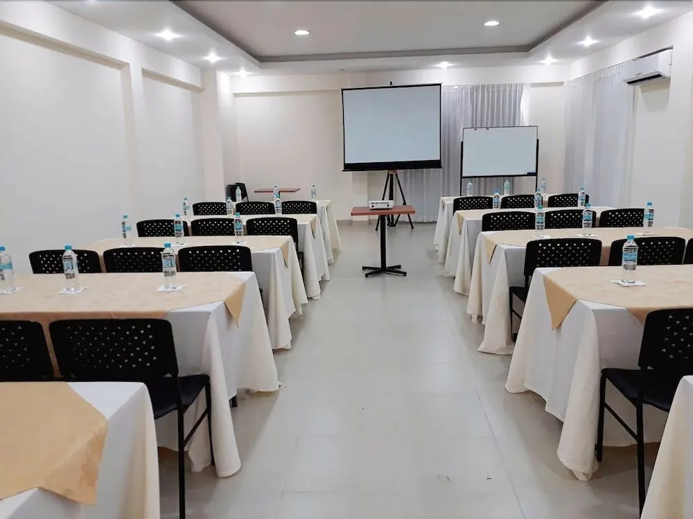 Hotel Palmira Inn