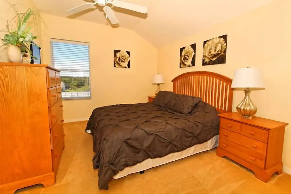 Luxury 5 Bedroom Villa with Secluded Pool/Spa in Glenbrook community near Orlando