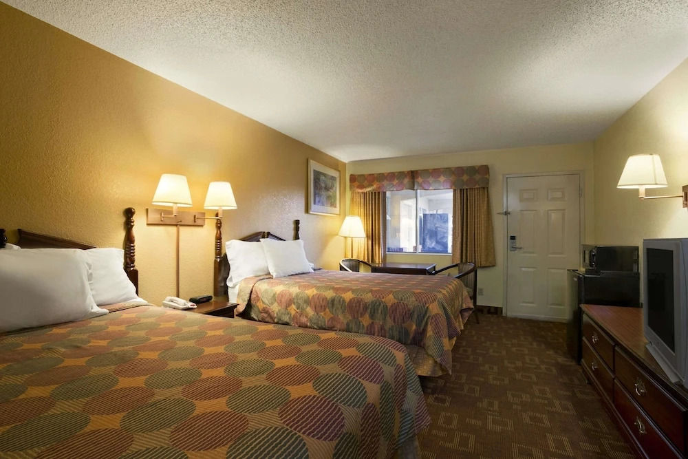 Days Inn Airport Nashville East