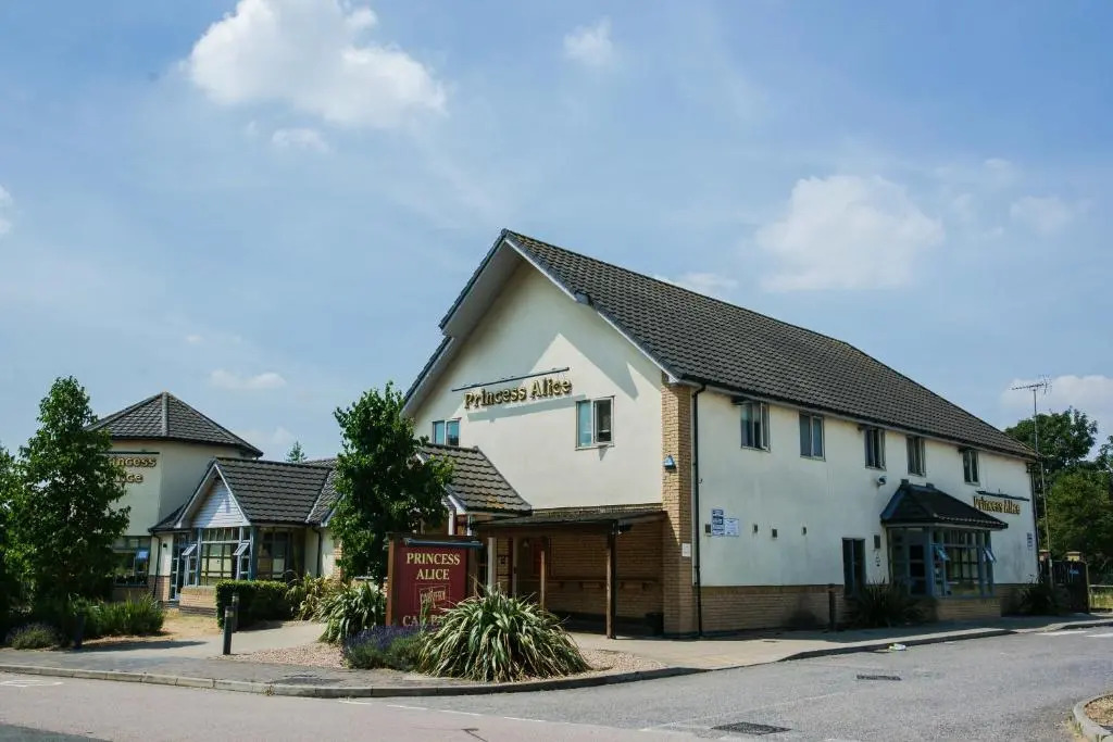 Riverside 2 Bed Apartment