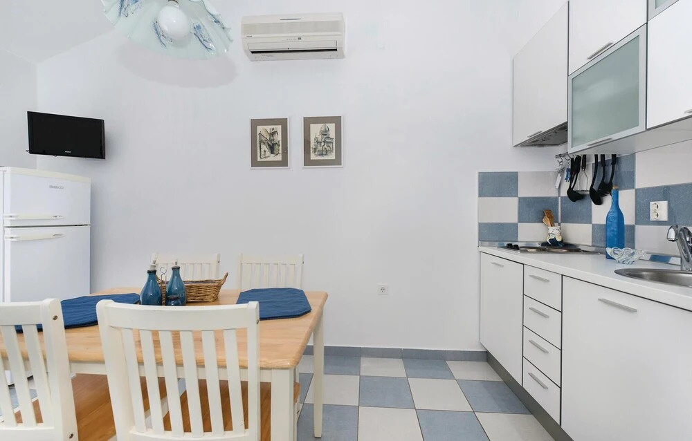 Awesome Home in Jadrija With Wifi and 4 Bedrooms