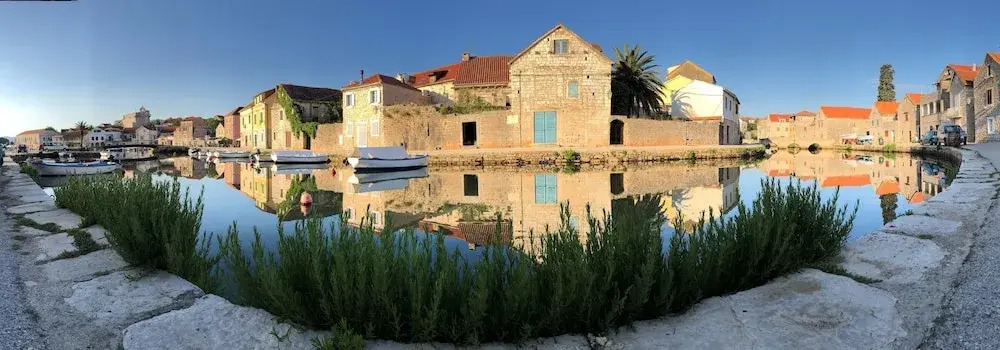 House Tia