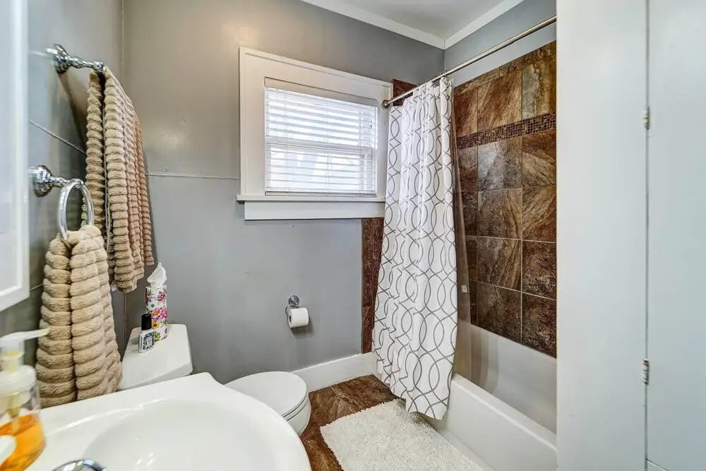 By Dtwn Lubbock! Spacious 4BR Home Near Texas Tech