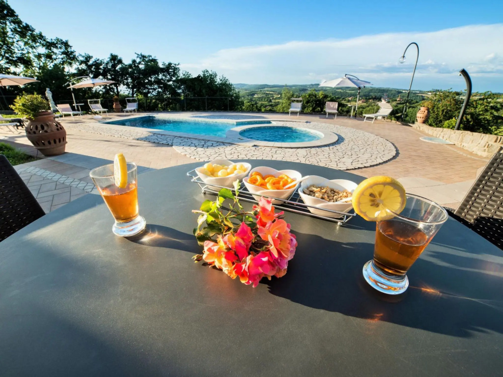 Peaceful Villa in Montefiascone with Bubble Bath