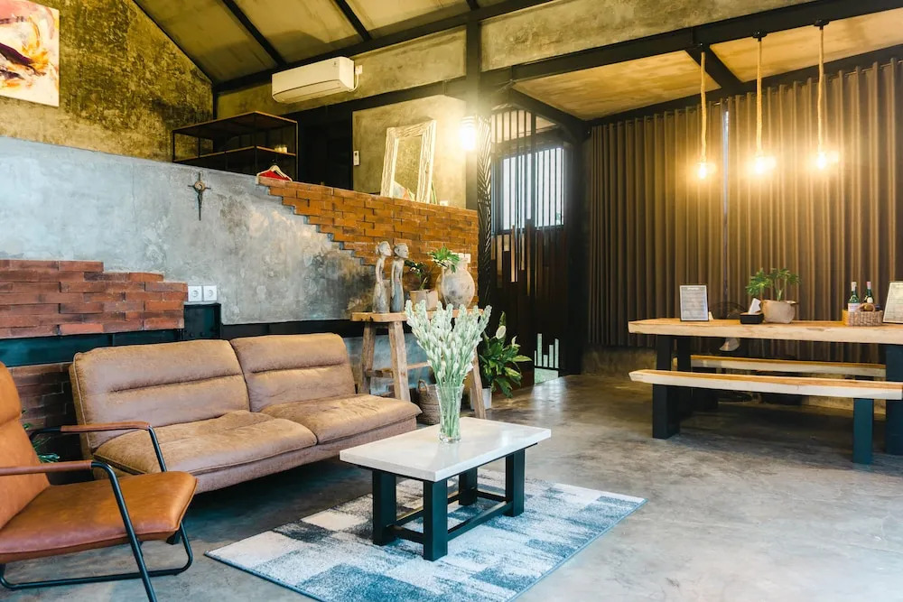 EJ House
