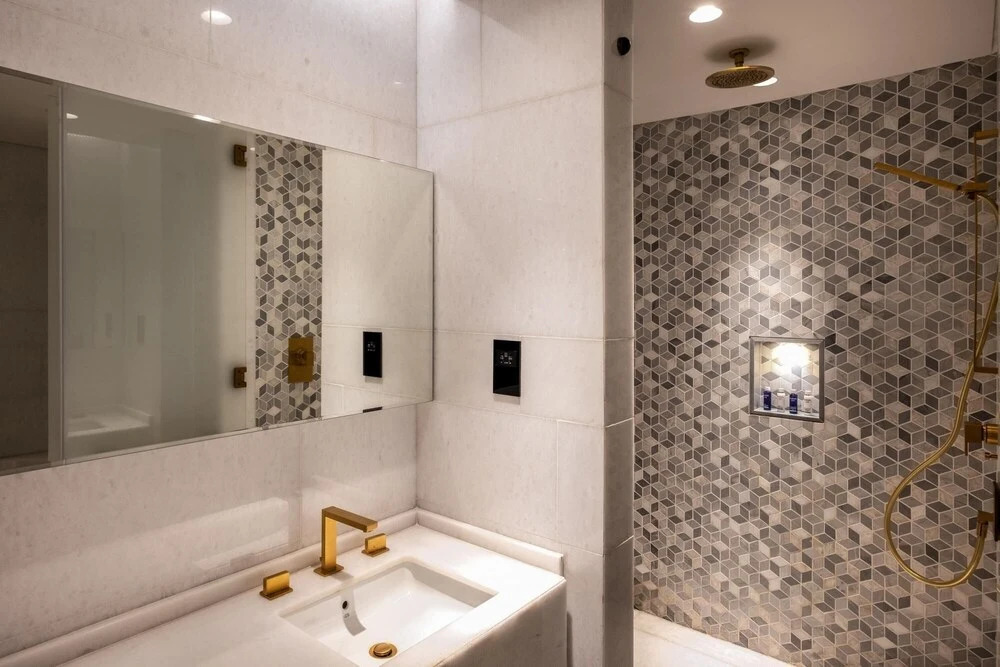 Luxury Apartment w Incredible Views at Five on the Palm