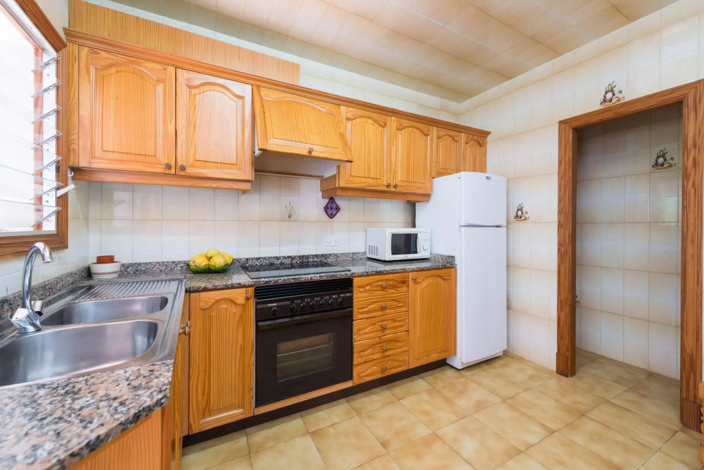 BARCELO-DANUS - Chalet with terrace in Porto Colom. Free WiFi