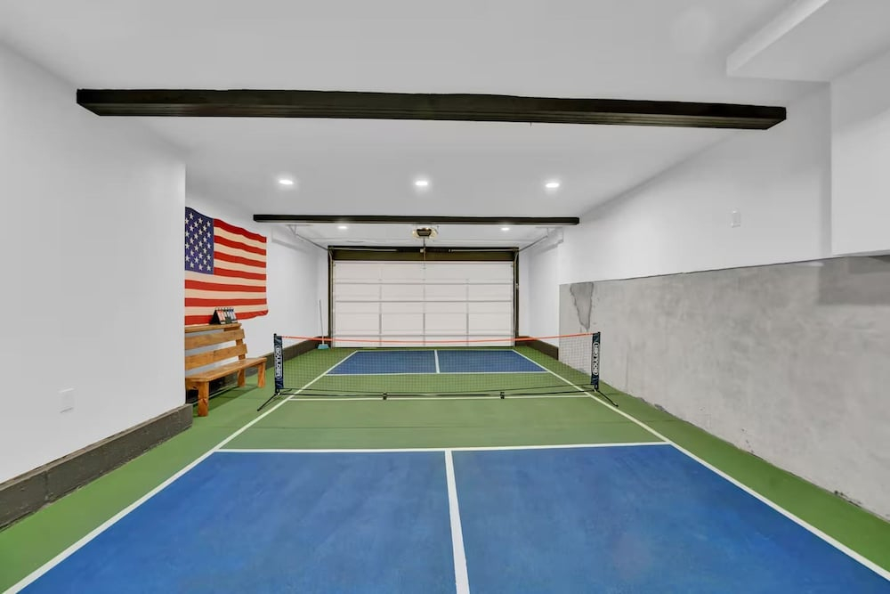 Amenity-filled Retreat by Jfbb-pickleball-gameroom