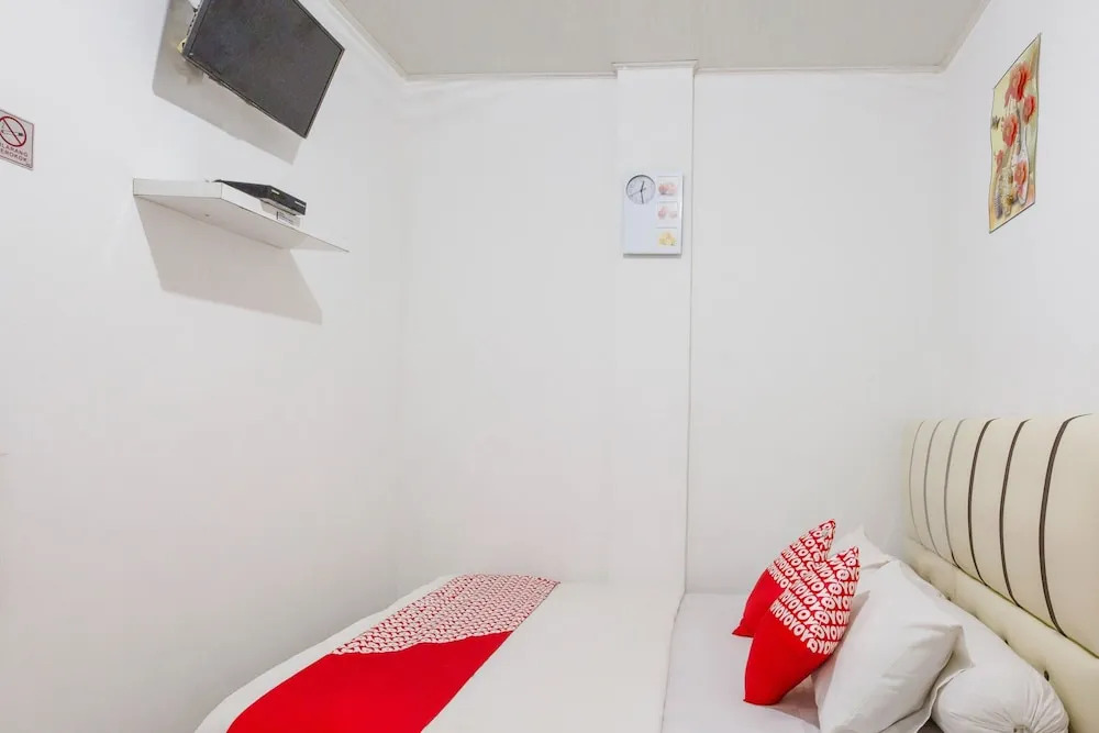 Alex Hostel by OYO Rooms