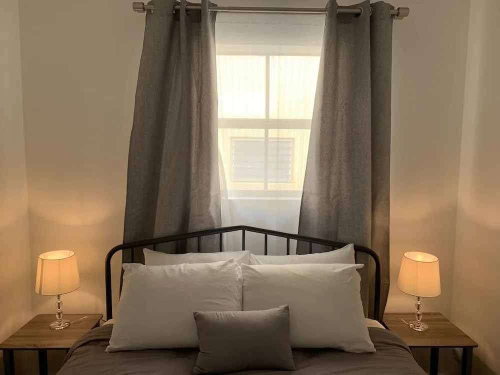 8th Suites