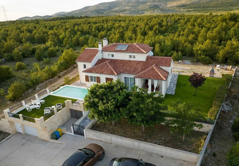 Whitestone Villa