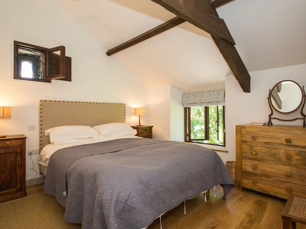 Plush Holiday Home in Tavistock with Garden near Swim Center