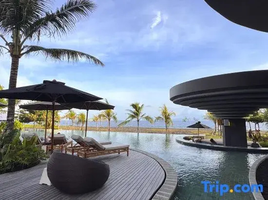 Quenzo Beach Resort