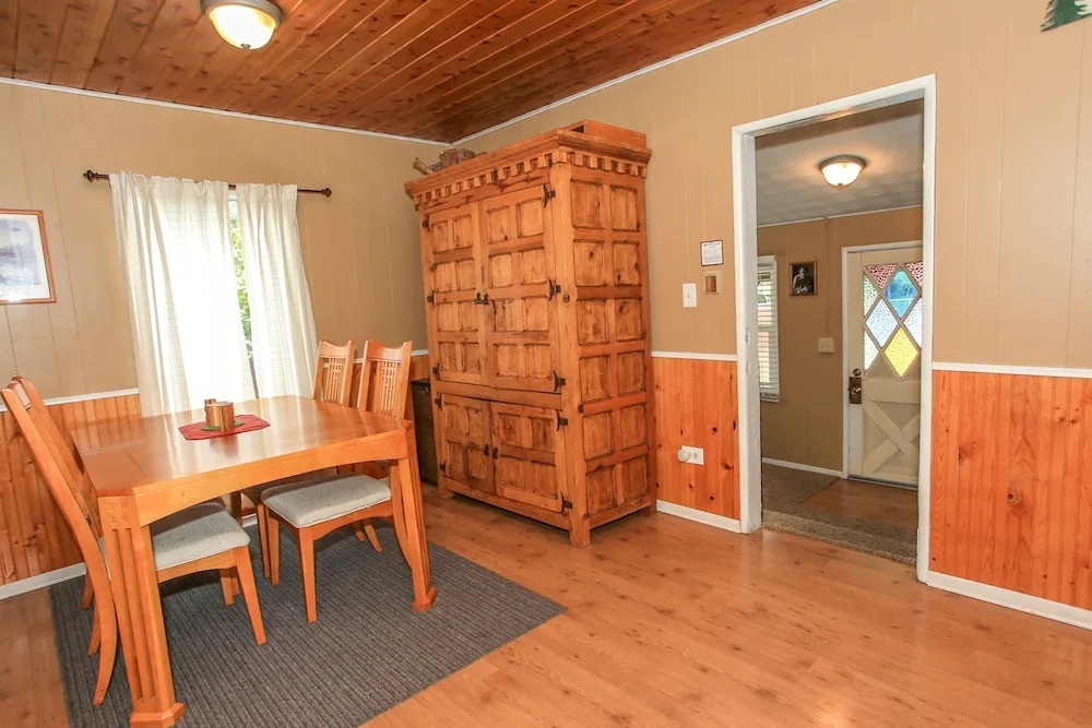 Lil Cabin