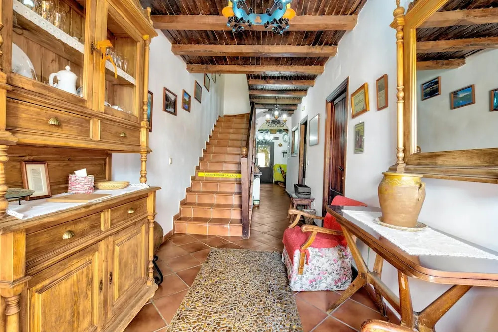 House With 5 Bedrooms in Puebla de Don Rodrigo, With Wonderful Mountain View and Furnished Terrace