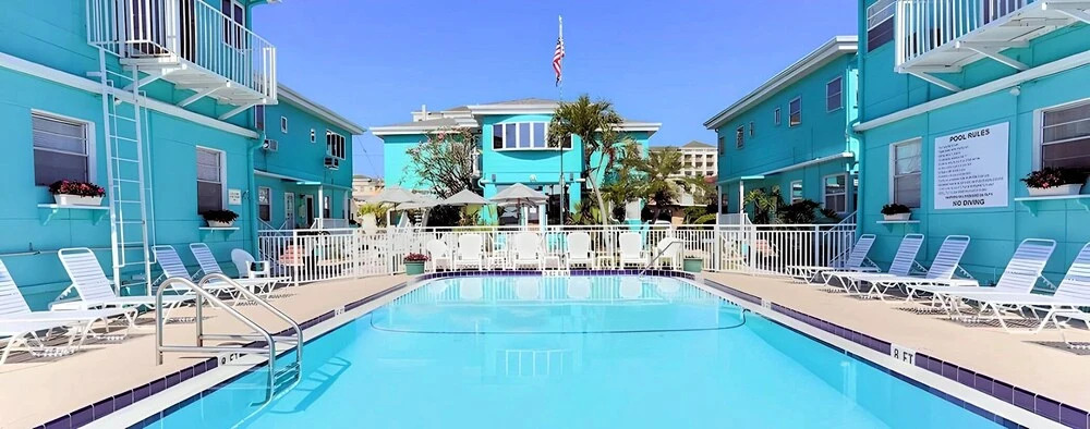 Charming 1940 Waterfront 2br-2ba Condo 2 Bedroom Condo by RedAwning