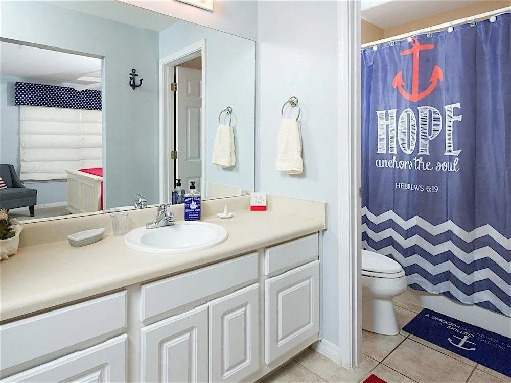 Lagoon Ave #106 - 2 Br condo by RedAwning