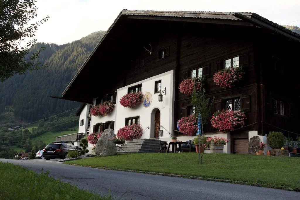 Haus Lucas Tschofen