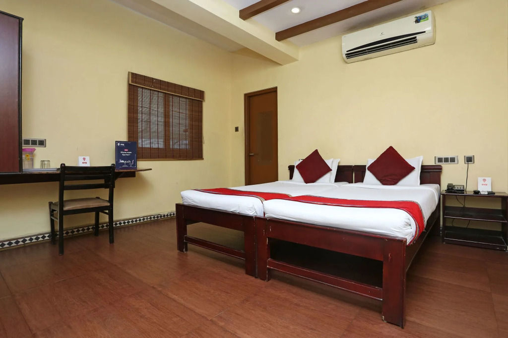 OYO Flagship 2207 Hotel Transit