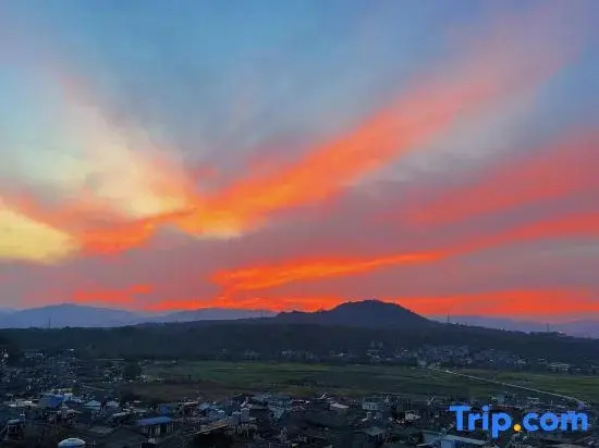 Tengchong Heshun Yeyunshanfang Homestay