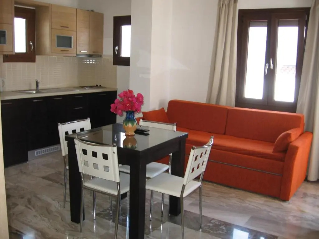Topaz Apartments