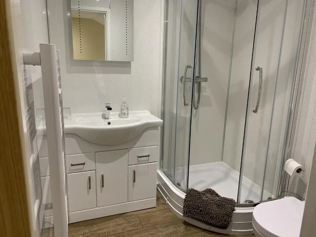 Southernwood - Garden Lodge 12