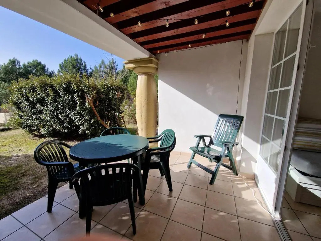 Appartements au coeur du golf, proche du lac et vélodyssée