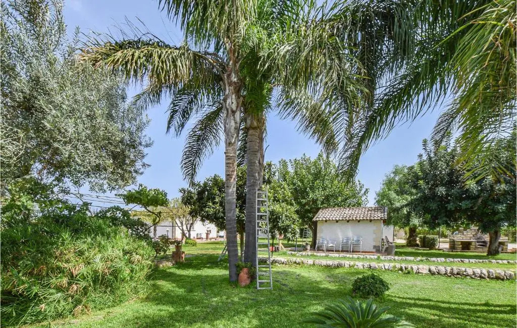 Cozy Home In Arenella With Swimming Pool