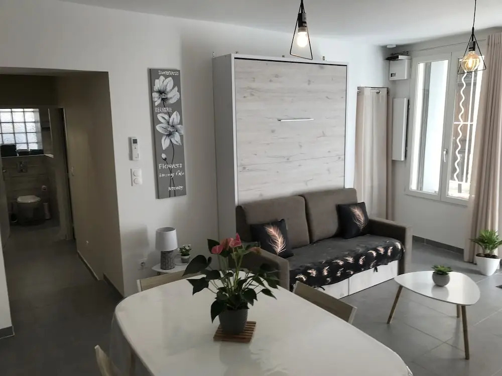 Bel appartement 2 chambres au calme centre Arenes