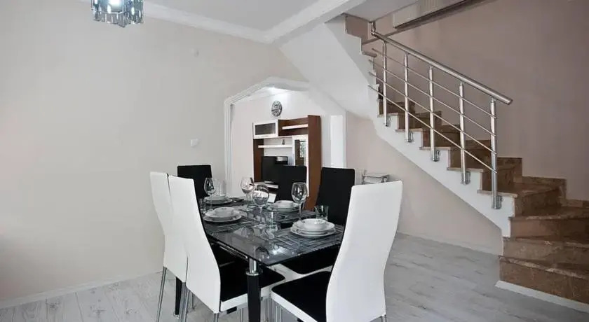 Villa Redstone
