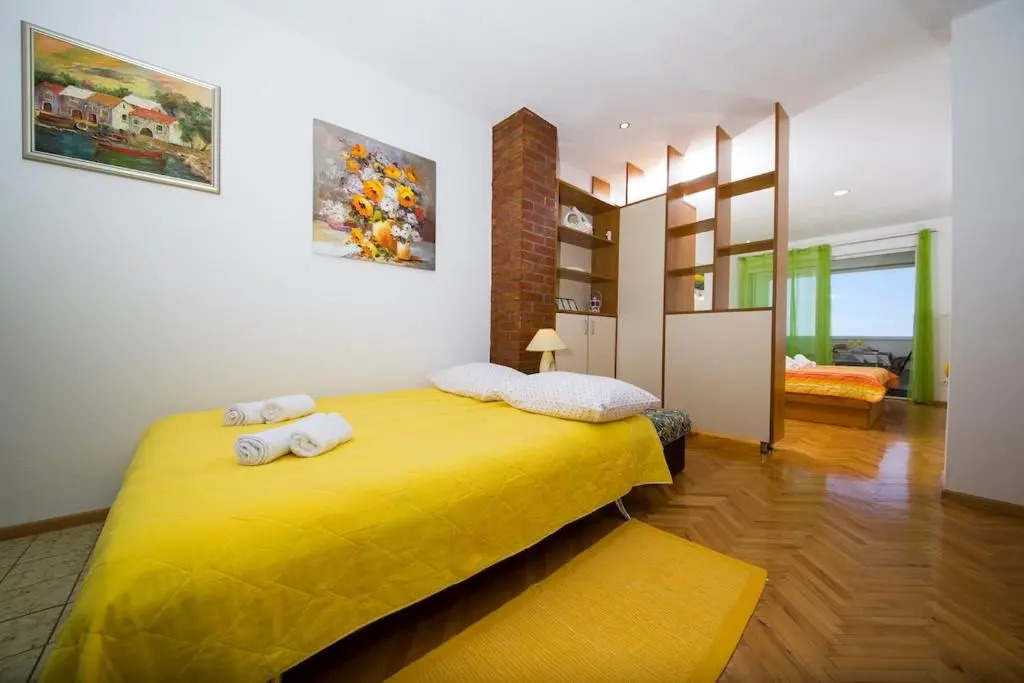 Apartments Ankica, beach located, sea view, free parking